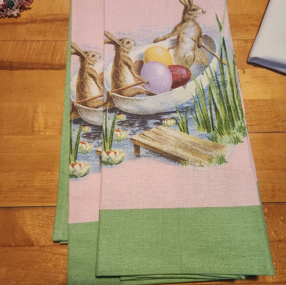 2 Williams Sonoma tea towels nwt Easter Set